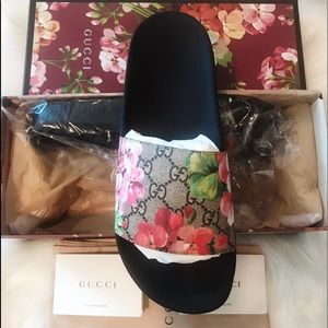 SOLD OUT! **GUCCI Flora Bloom Supreme Slides